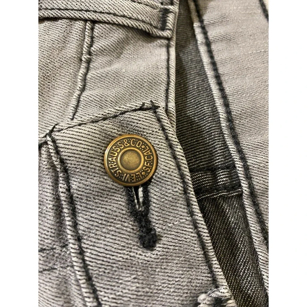 Levis note bleach